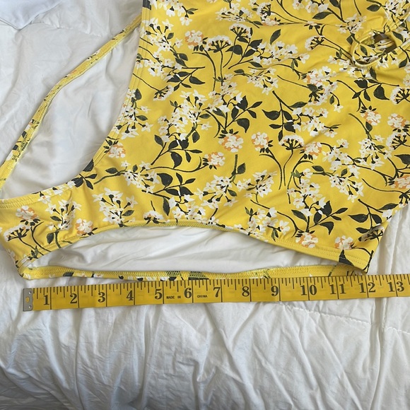 La Blanca Shine Plunge One-Piece Yellow Floral Swimsuit Size 12 - Picture 11 of 14
